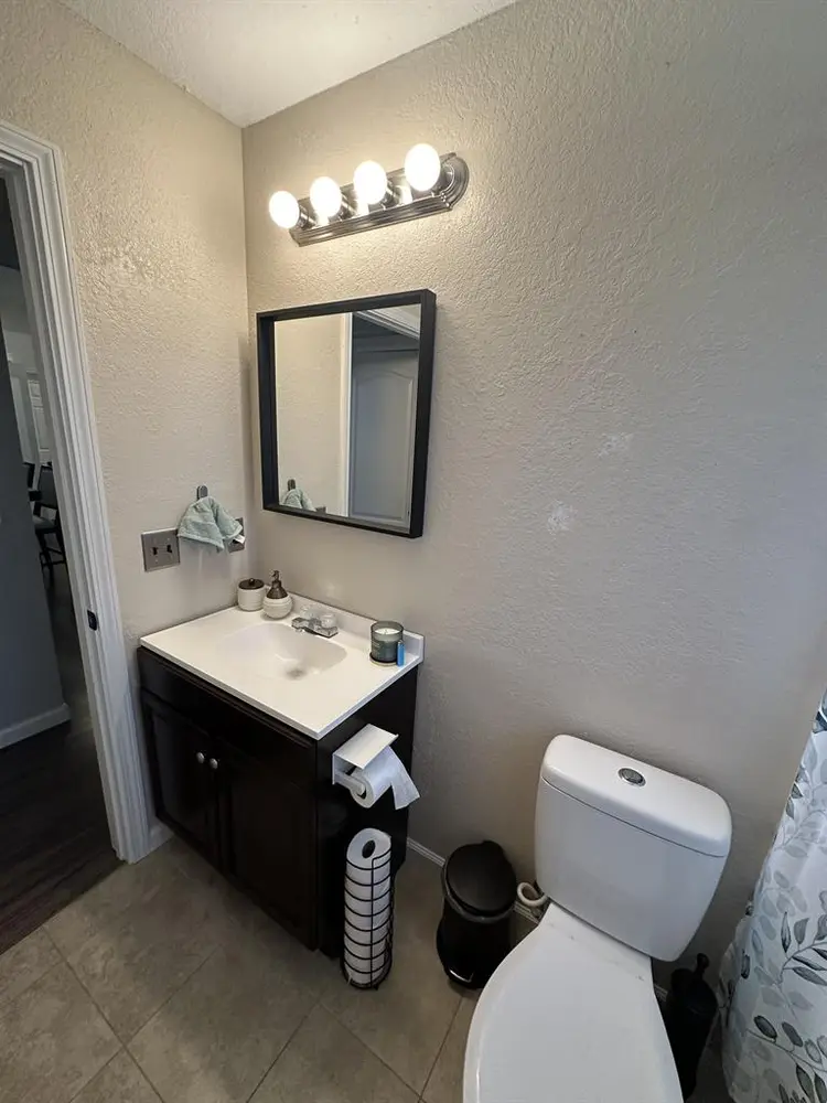 1 bedroom and 1 shared bathroom