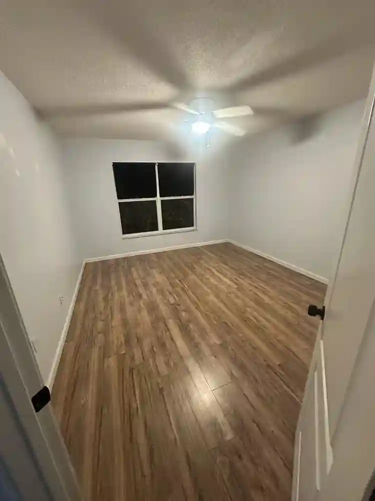 1 bedroom and 1 shared bathroom