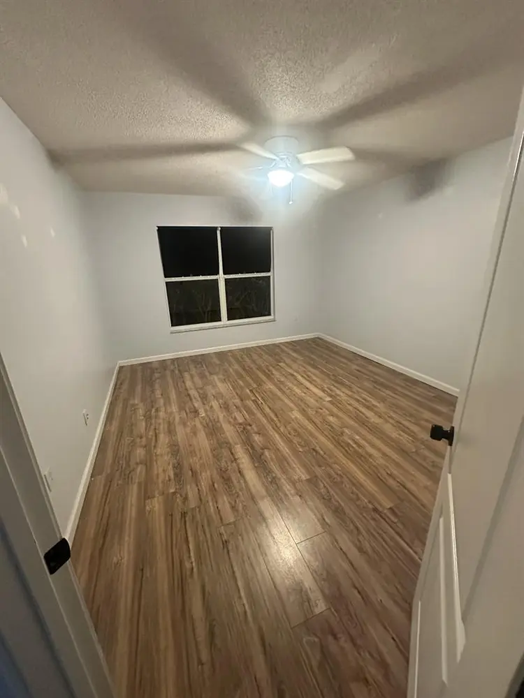 1 bedroom and 1 shared bathroom