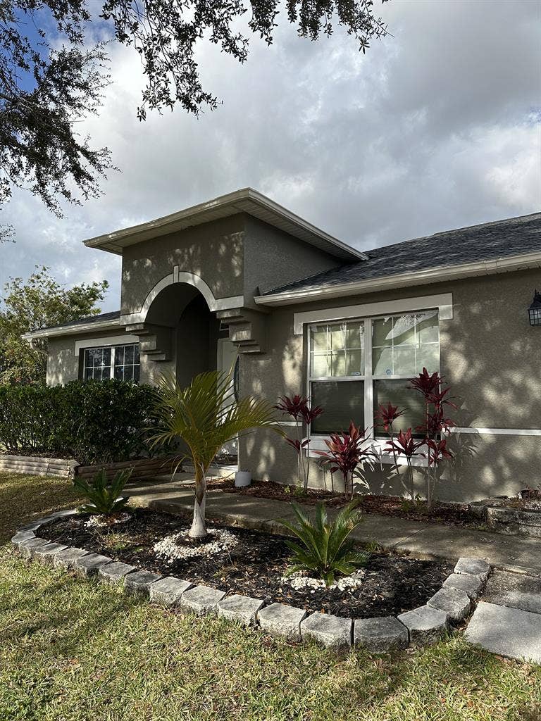 1 bedroom and 1 shared bathroom