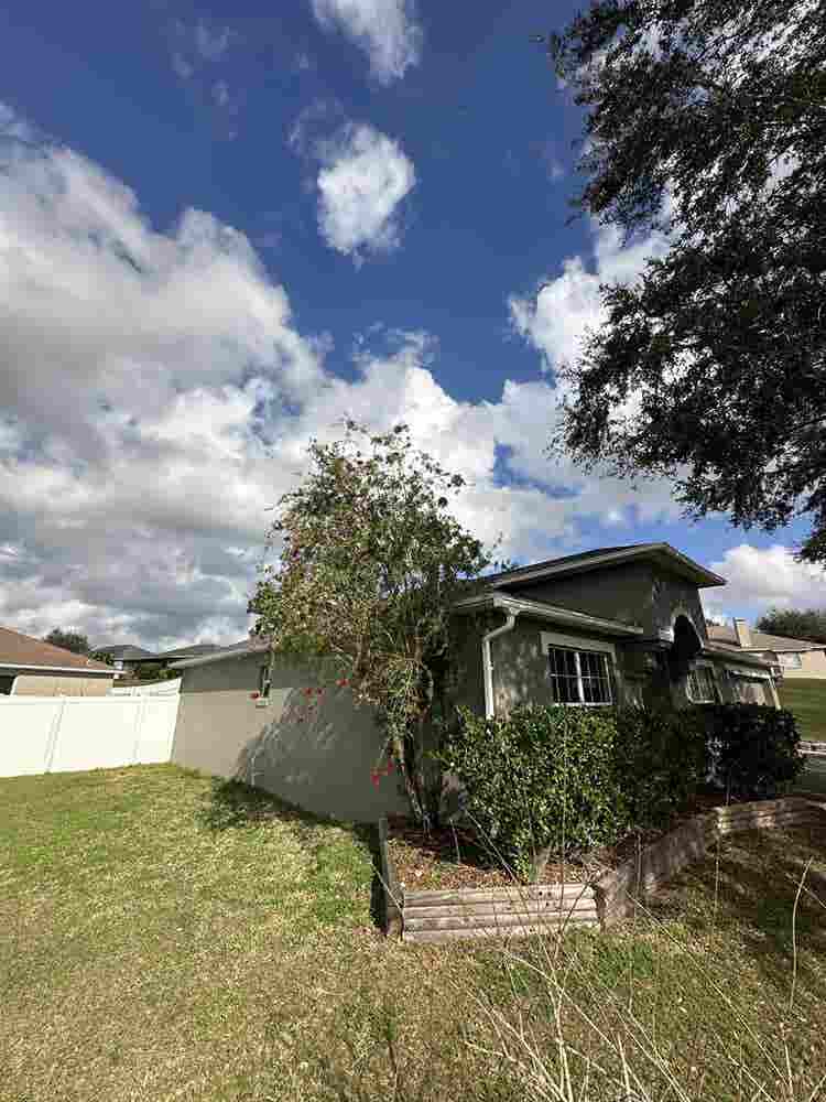 1 bedroom and 1 shared bathroom
