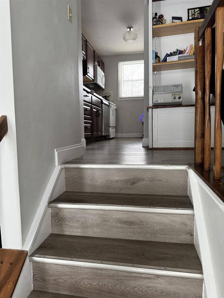 Looking for a mature Roommate.