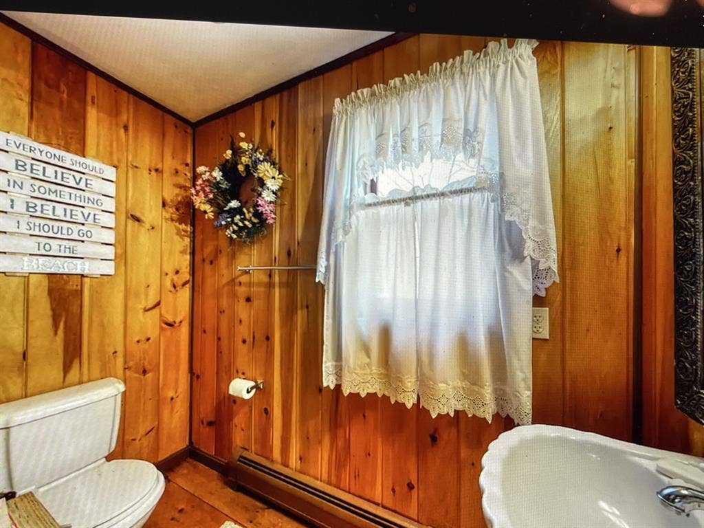 Wells Maine 6 minute walk to beach