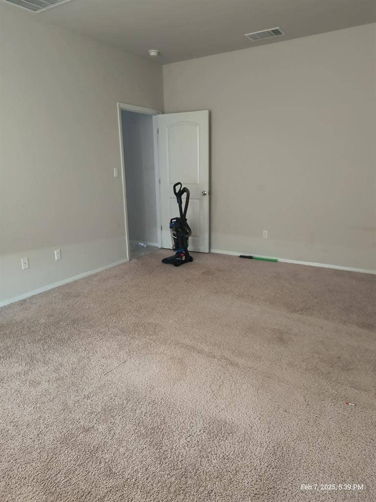 Master Bedroom w/ Private Bathroom