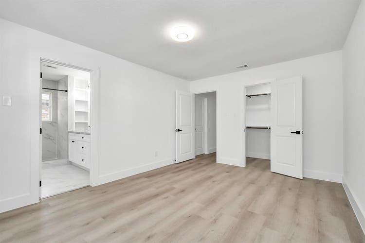 Furnished room with private