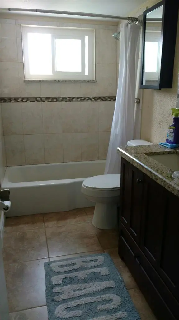 ROOM AVAILABLE MID MAY