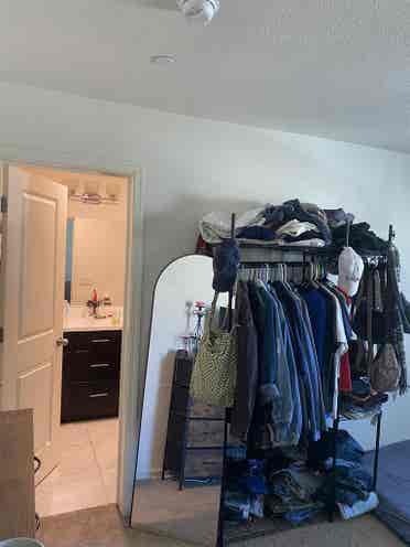 Looking for roommate asap!