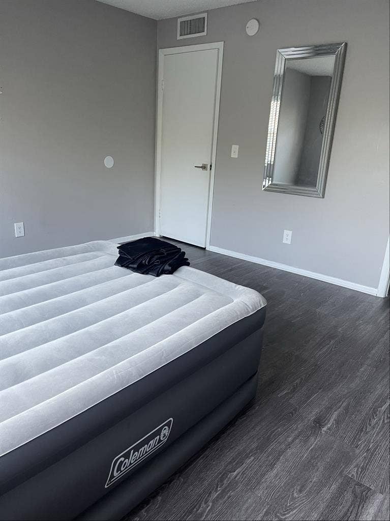 PRIVATE ROOM BY
THE BEACH AVAILABLE