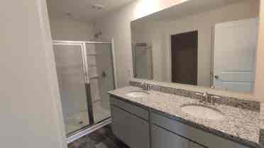 Master Bed with private Bath/Closet