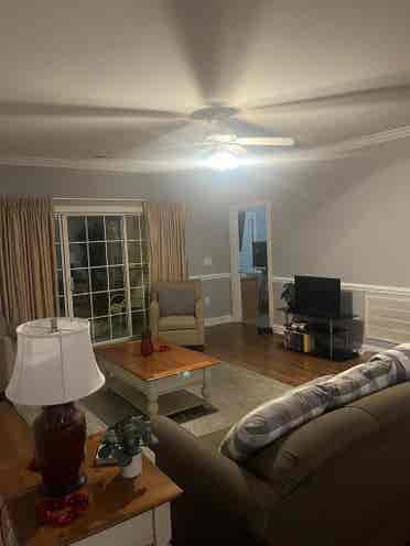 3 bedroom apartment in center of MB