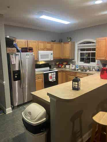 3 bedroom apartment in center of MB
