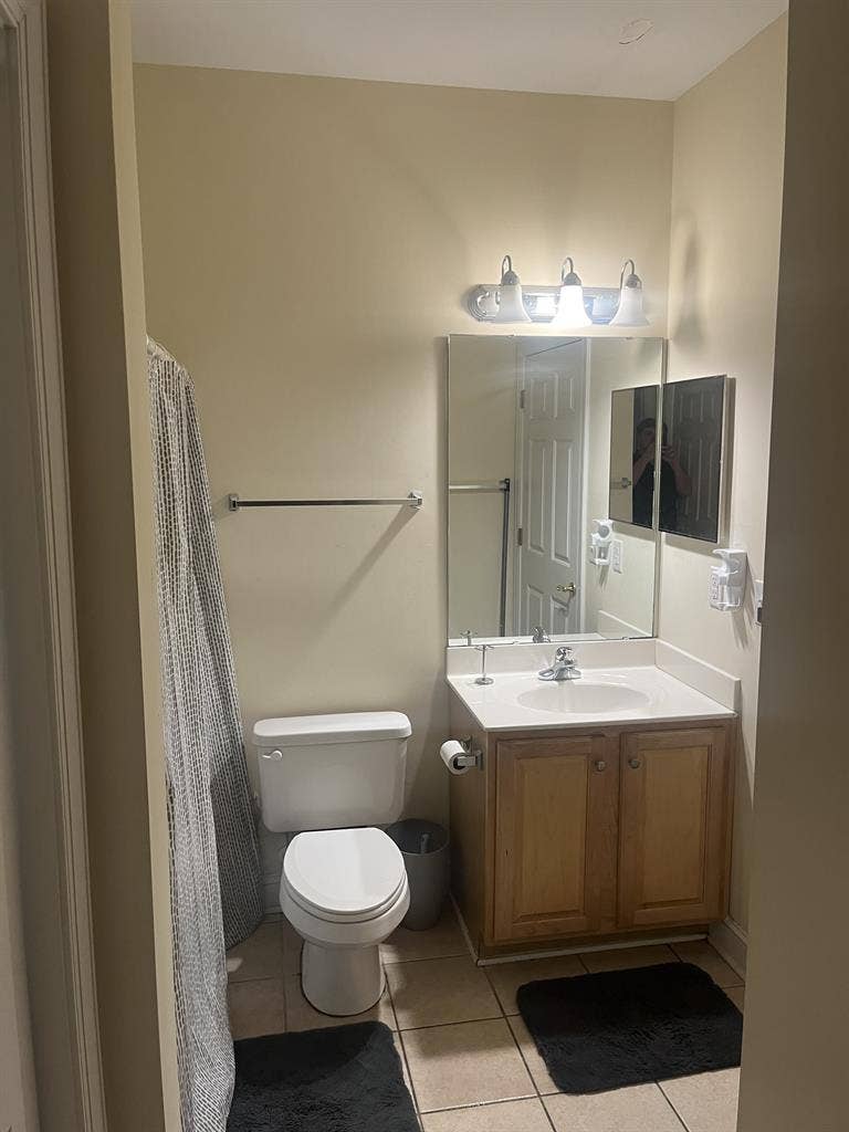 3 bedroom apartment in center of MB