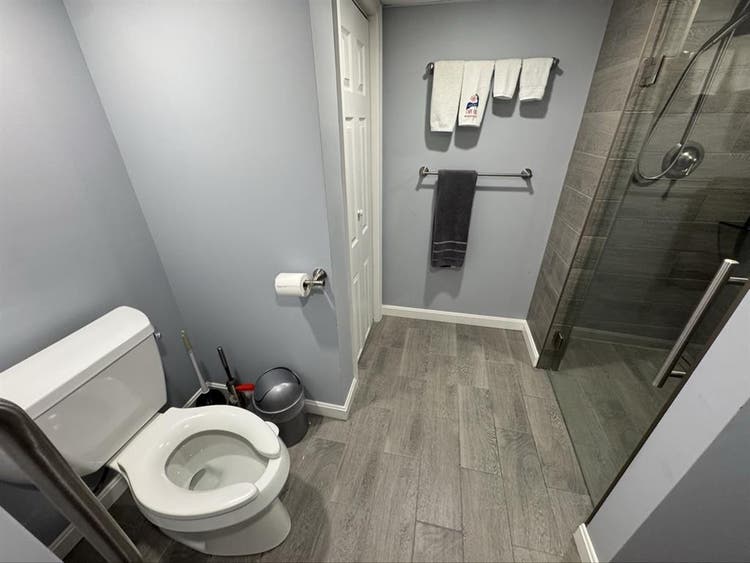 Room in Yarmouth Port $