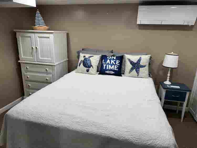 Room in Yarmouth Port $