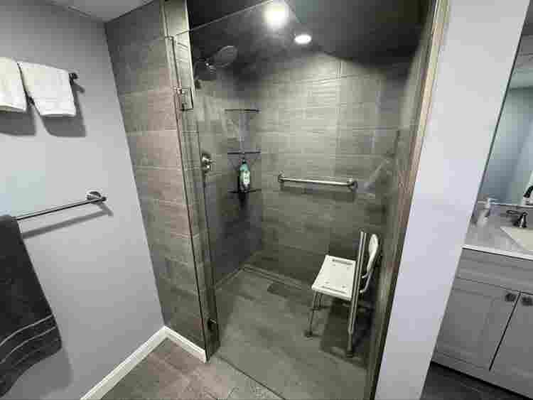 Room in Yarmouth Port $