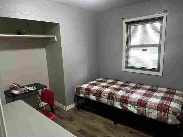 hundred per 
room