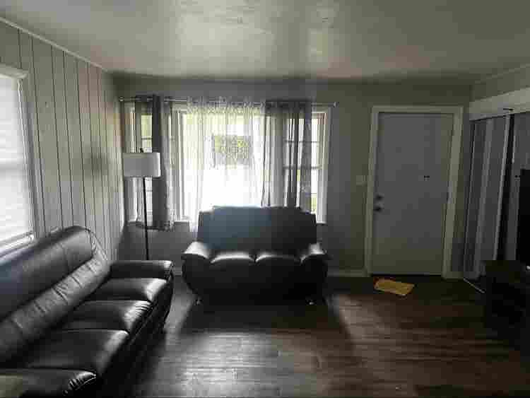 hundred per 
room