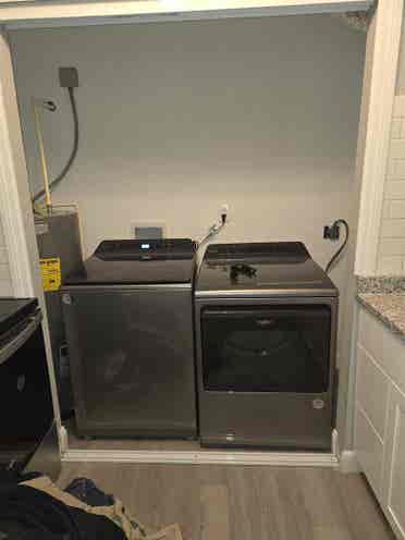 Looking for male college roommate