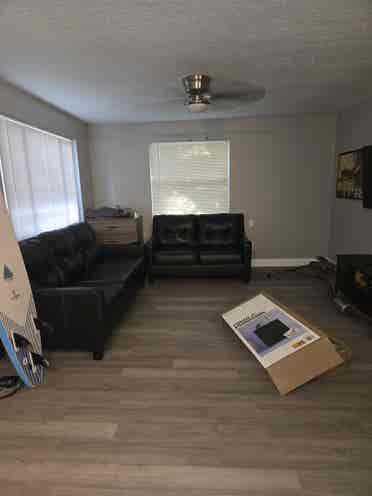 Looking for male college roommate