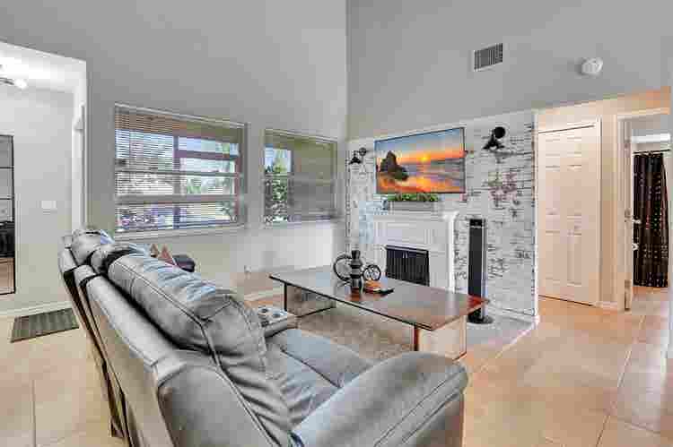 Rustic Cozy Escape - BR