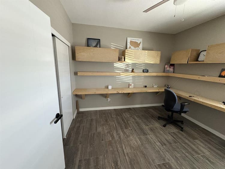 Room for rent $