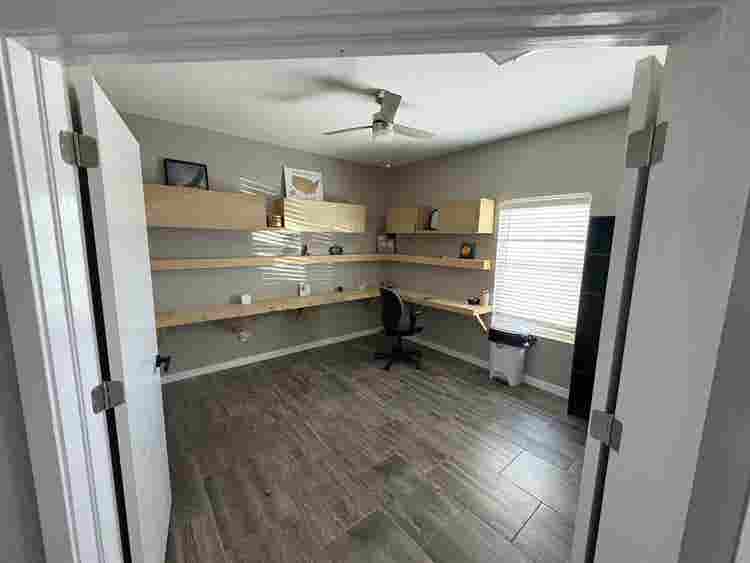 Room for rent $