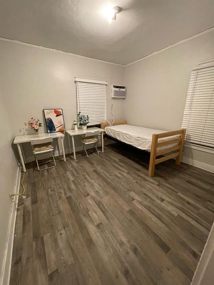 Two Bed Private Room Prime location