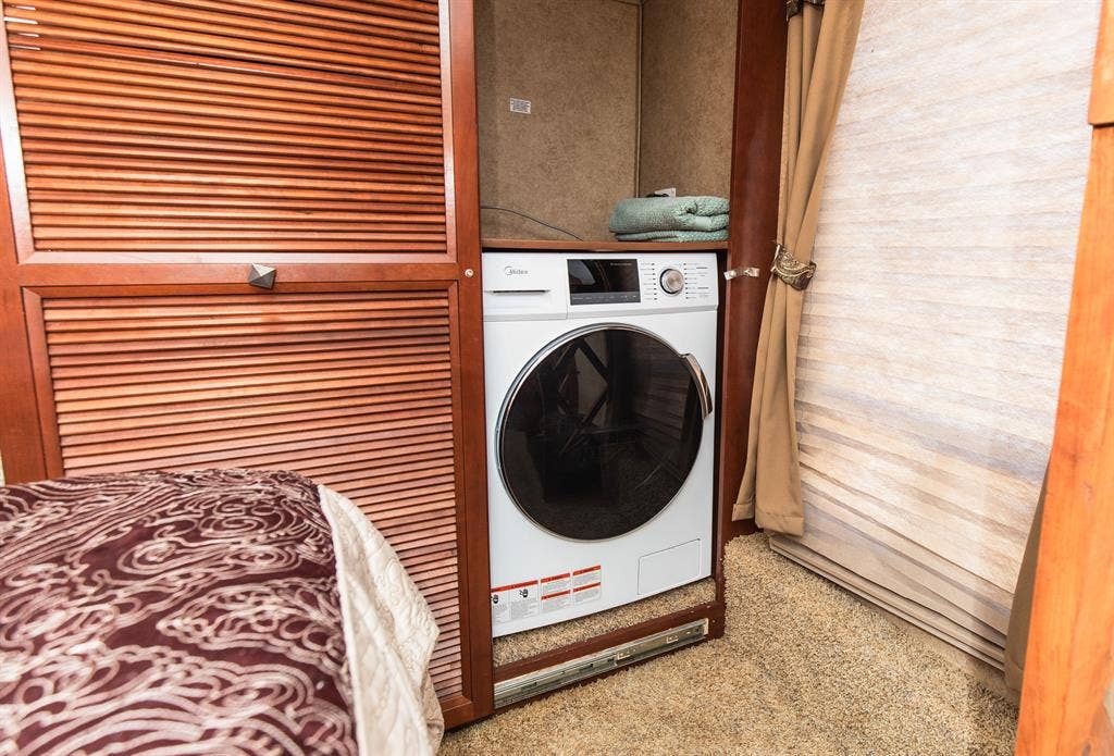 Luxury living in this roomy RV