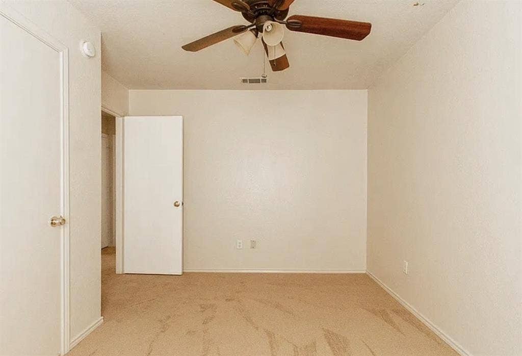Room For Rent!