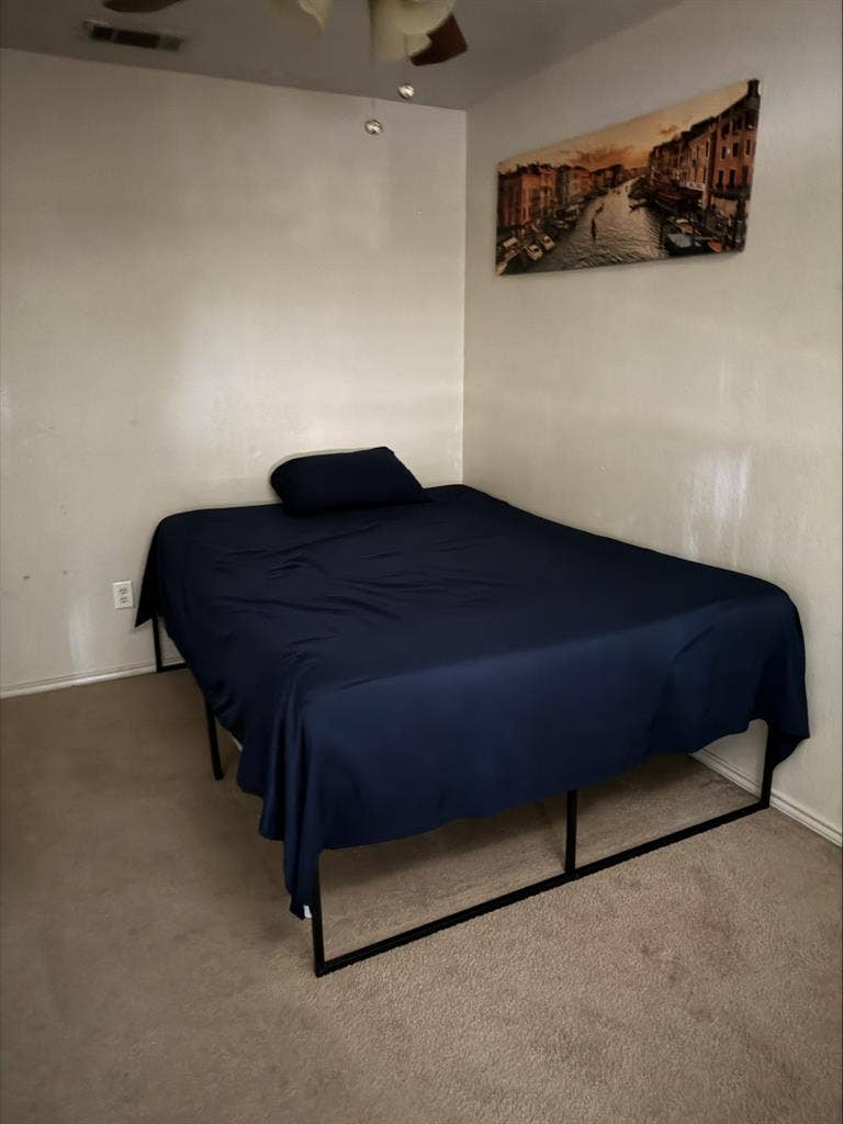 Room For Rent!
