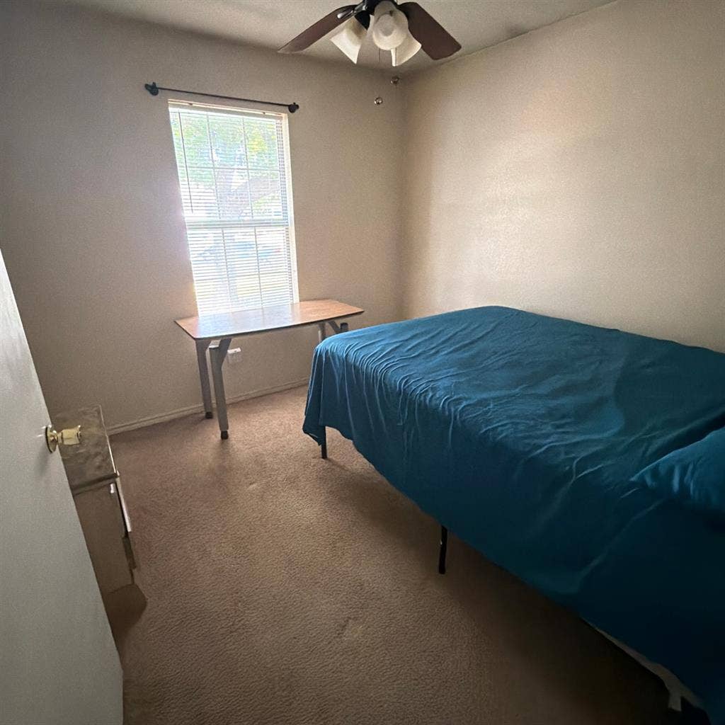 Room For Rent!