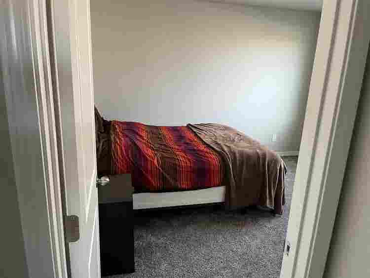 room for rent, garage parking