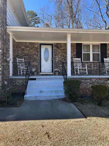 Looking For Roommate