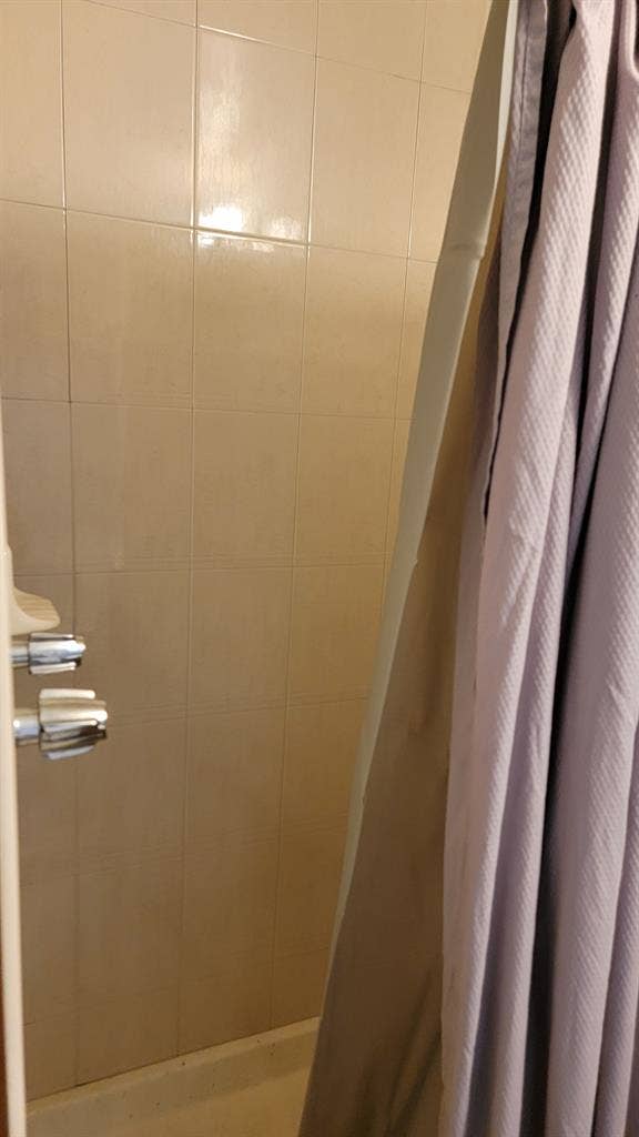 SPACIOUS STUDIO WITH PRIVATE ENTRAN