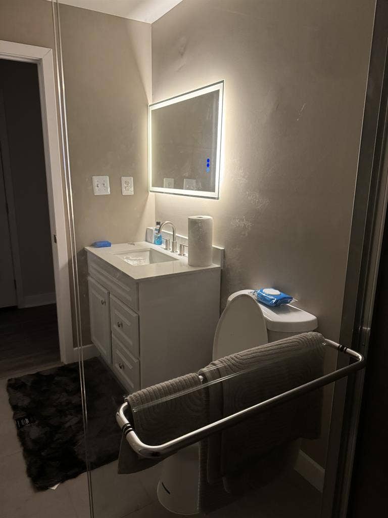 Private Bed/Private Bath Studio