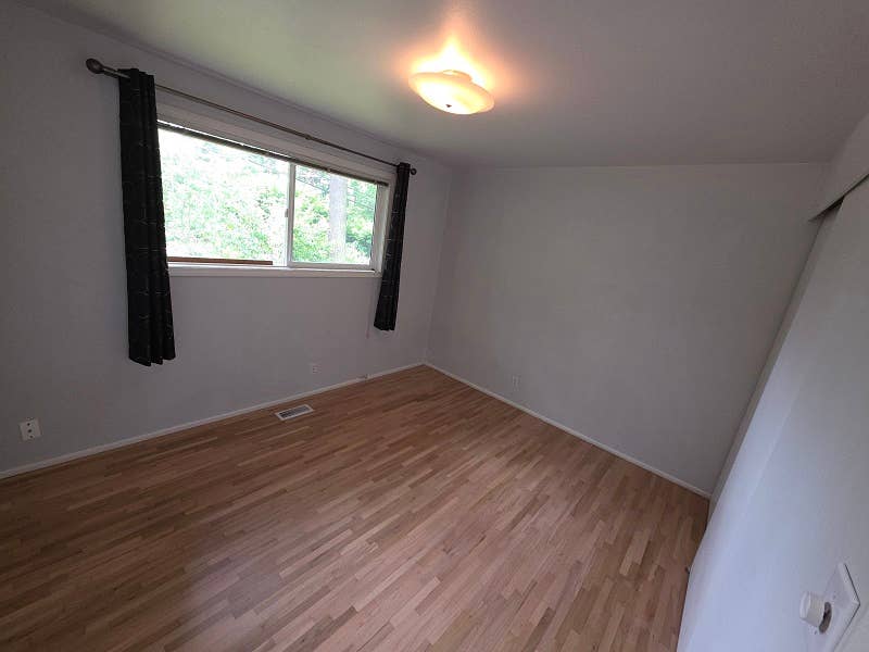 Nice rooms in clean house