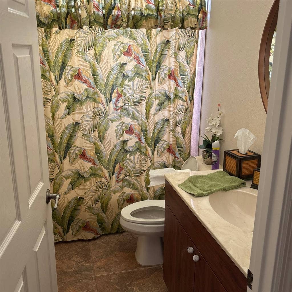 Looking for a roommate in my home