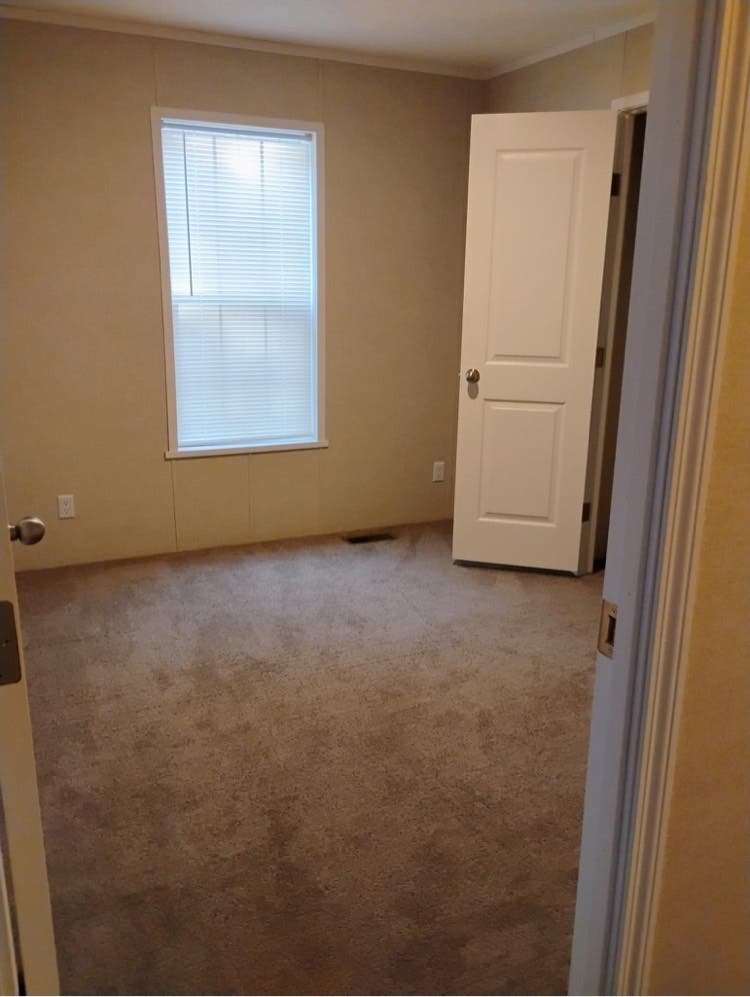 Room for rent $