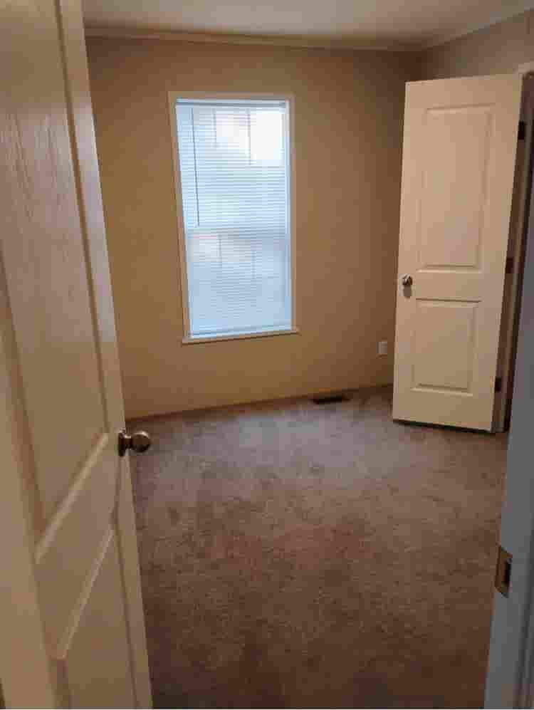 Room for rent $