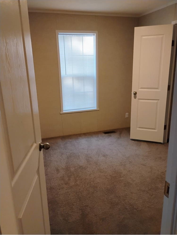 Room for rent $