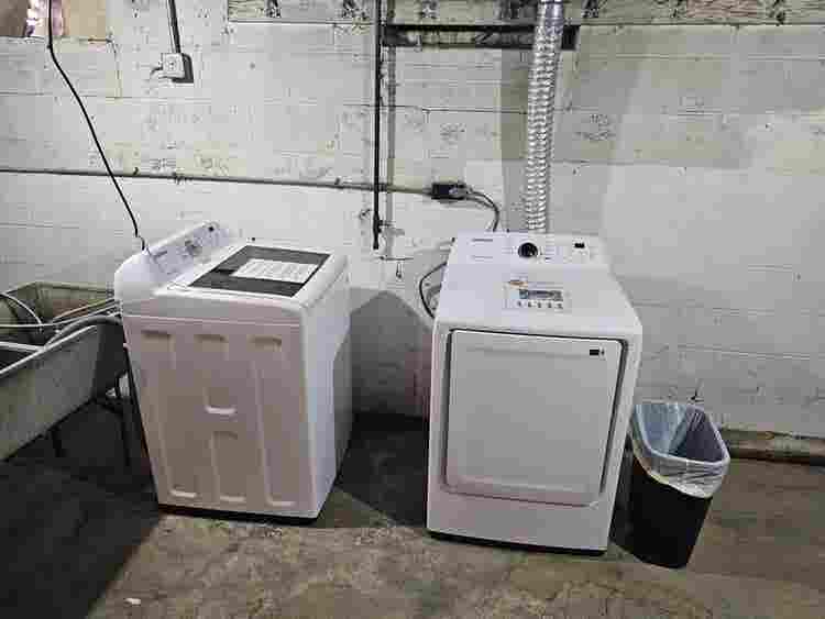 Private Room w/ Laundry & Cleaning!