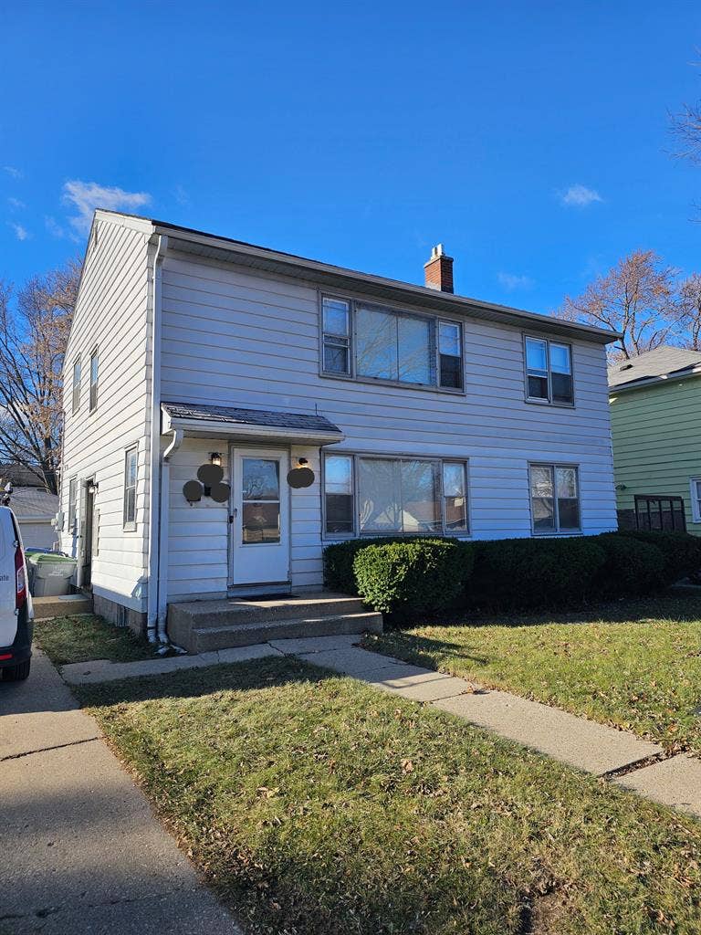 Private Room w/ Laundry & Cleaning!