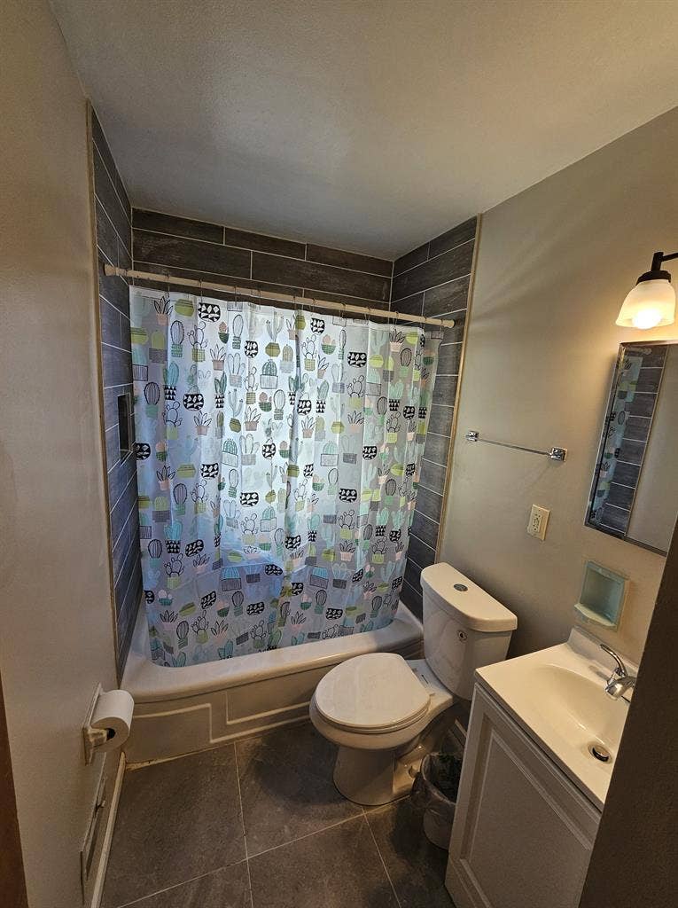 Private Room w/ Laundry & Cleaning!