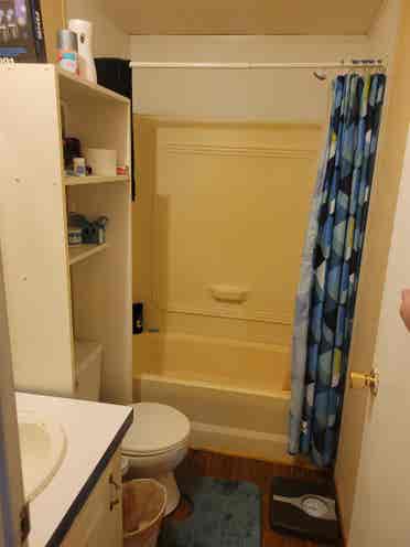 Navarre room $ a month