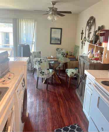 Shared apartment female only