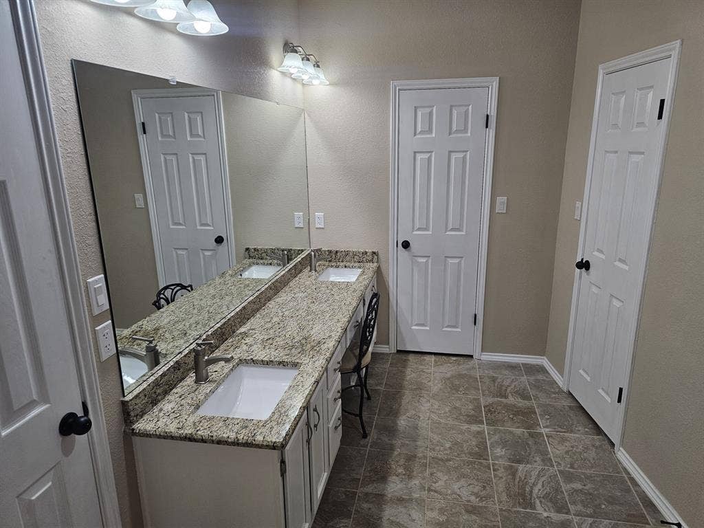 Furnished Room in Serene Cedar Park