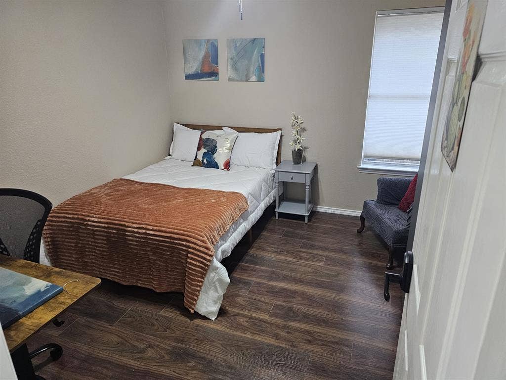 Furnished Room in Serene Cedar Park