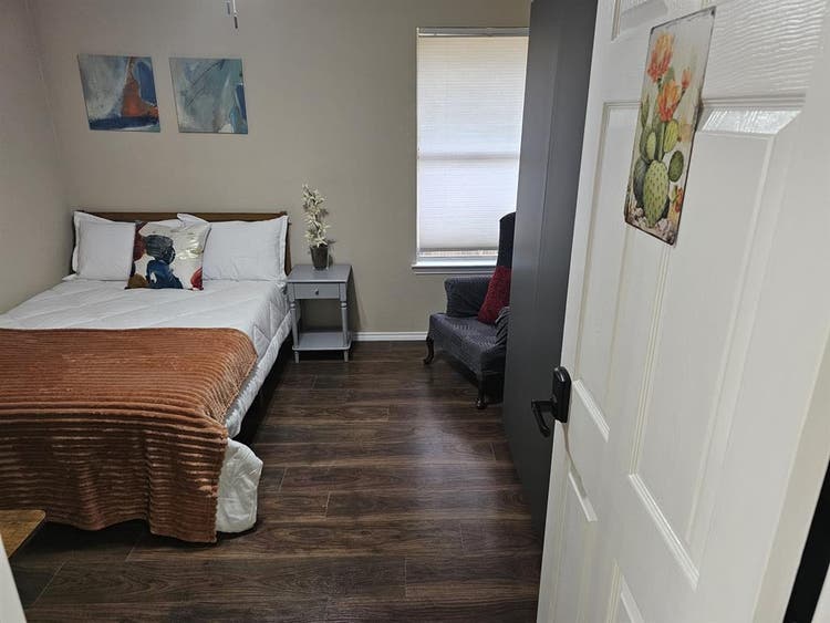 Furnished Room in Serene Cedar Park