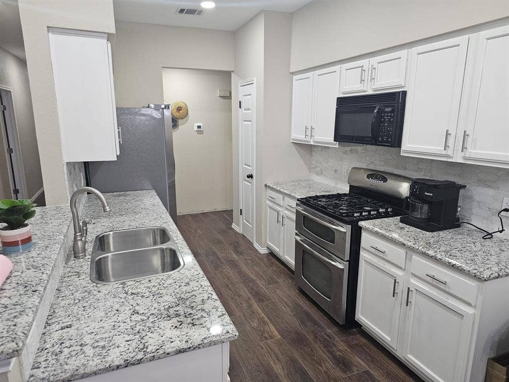 Furnished Room in Serene Cedar Park