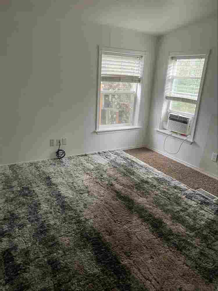 2 rooms available immediately!